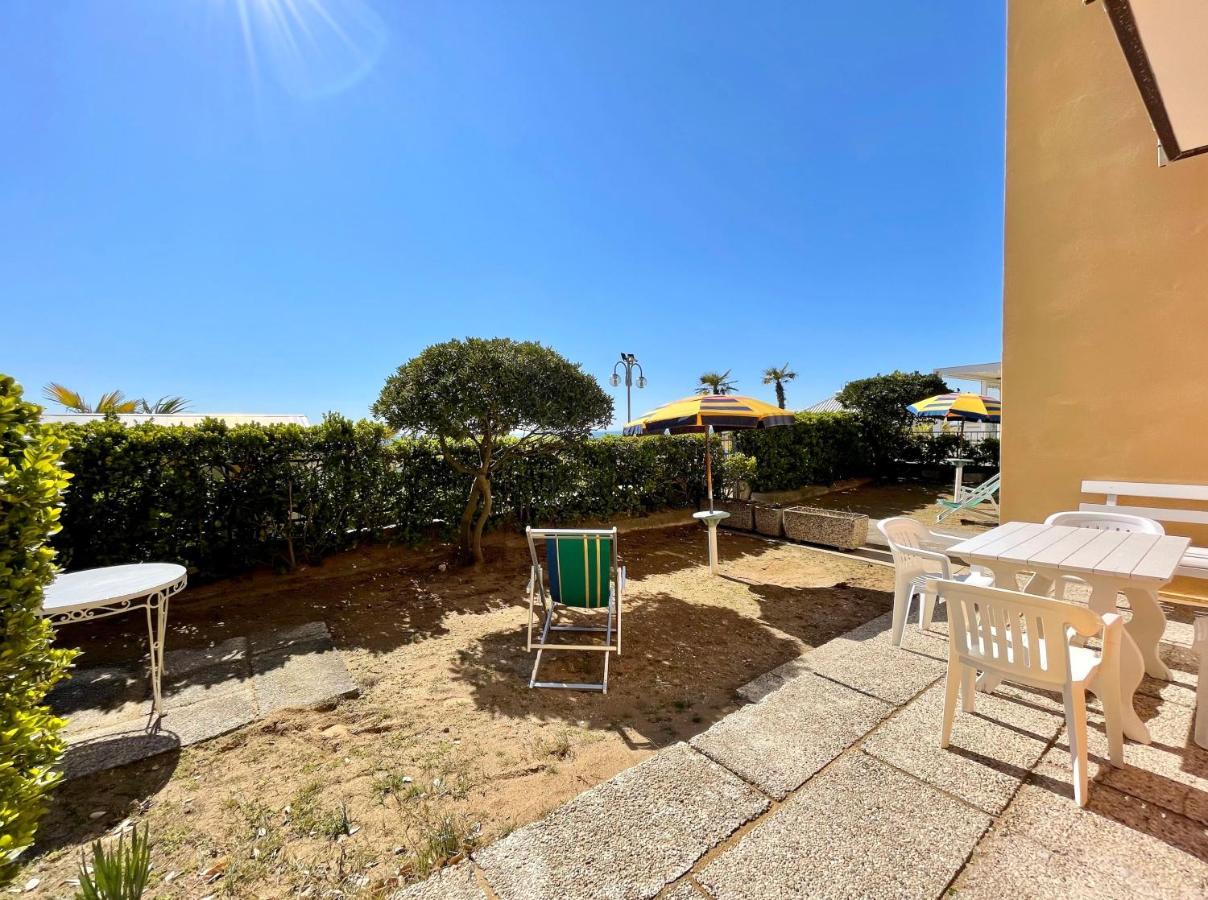 Villa Fronte Mare-Carraro Immobiliare Jesolo - Family Apartments Exterior foto